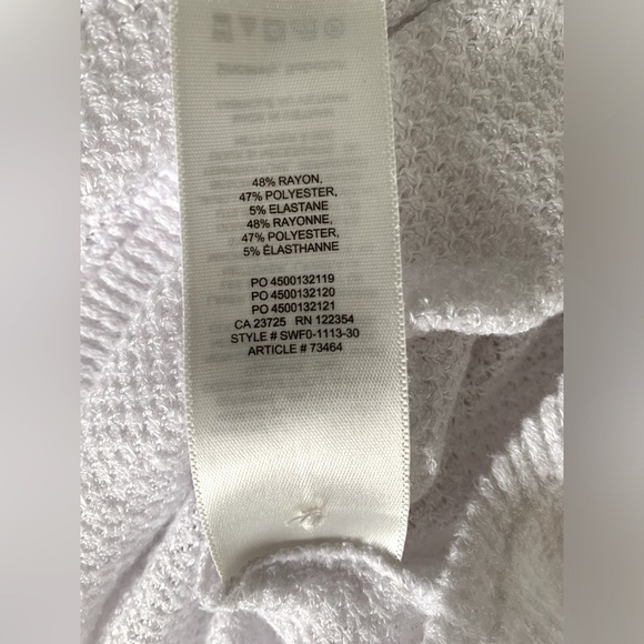 Aritzia The Group Babaton LS Light Knit top
SZ:S/M fits oversized - Picture 6 of 6